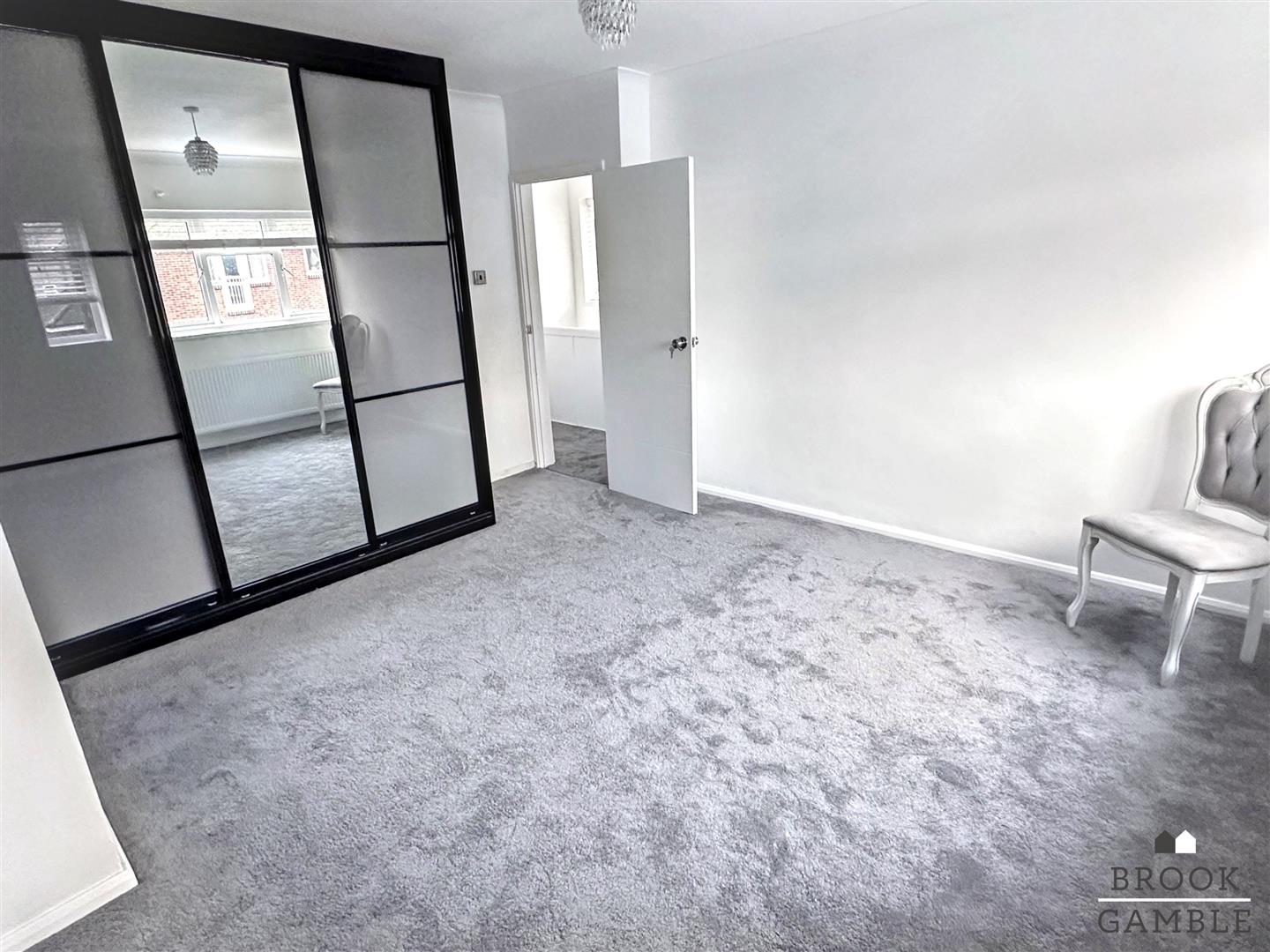 3 Bedroom House - End Terrace. Avard Crescent in Eastbourne, East Sussex 8